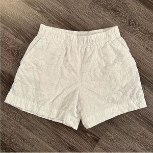 GAP White Eyelet Pull on Shorts Relaxed Fit Cotton, with Pockets Like New